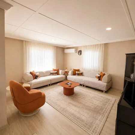 Σπίτι διακοπών Cozy Retreat Near Airport Patio & Nature