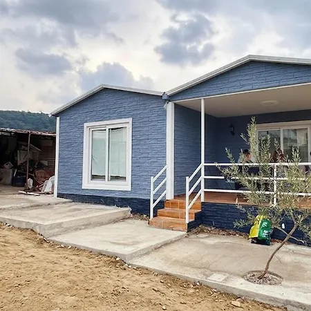 Σπίτι διακοπών Cozy Retreat Near Airport Patio & Nature